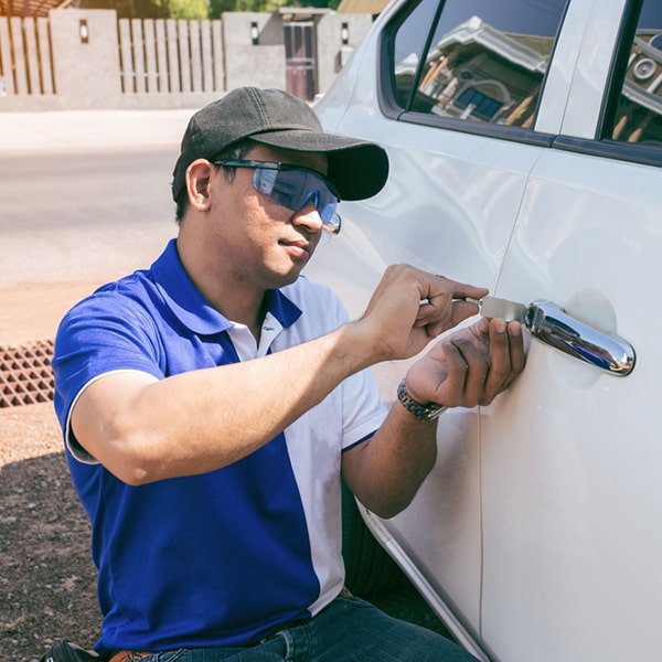 en nuestra cerrajería de autos ofrecemos servicios de cerrajería de emergencia las 24 horas del día